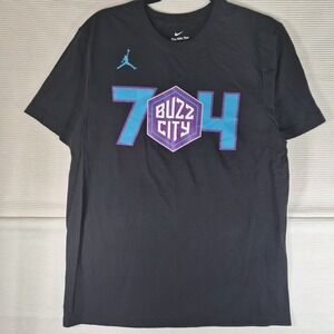 Nike Jordan Buzz City 704 T Shirt Mens Medium Black Charlotte Hornets NBA